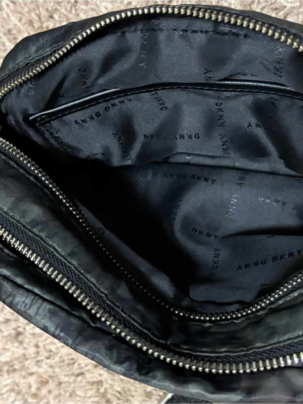 DKNY Camera Bag. - Picture 5 of 8